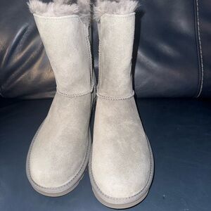 UGG Women's Winter Boots - Light Gray